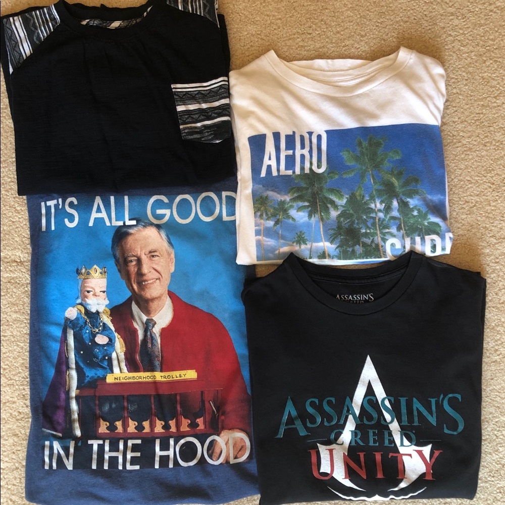 4 adult small tee shirts